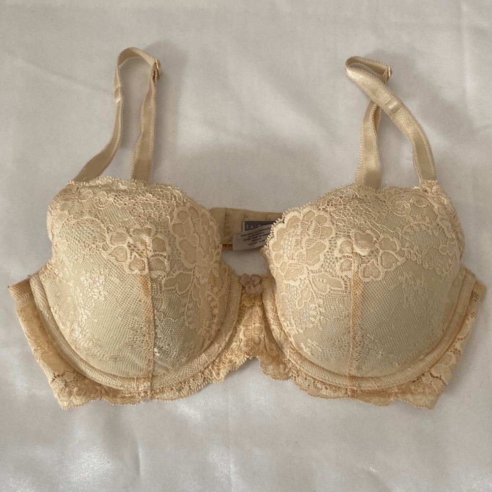 Victoria’s Secret Beige Lace Bra Women Size 34D